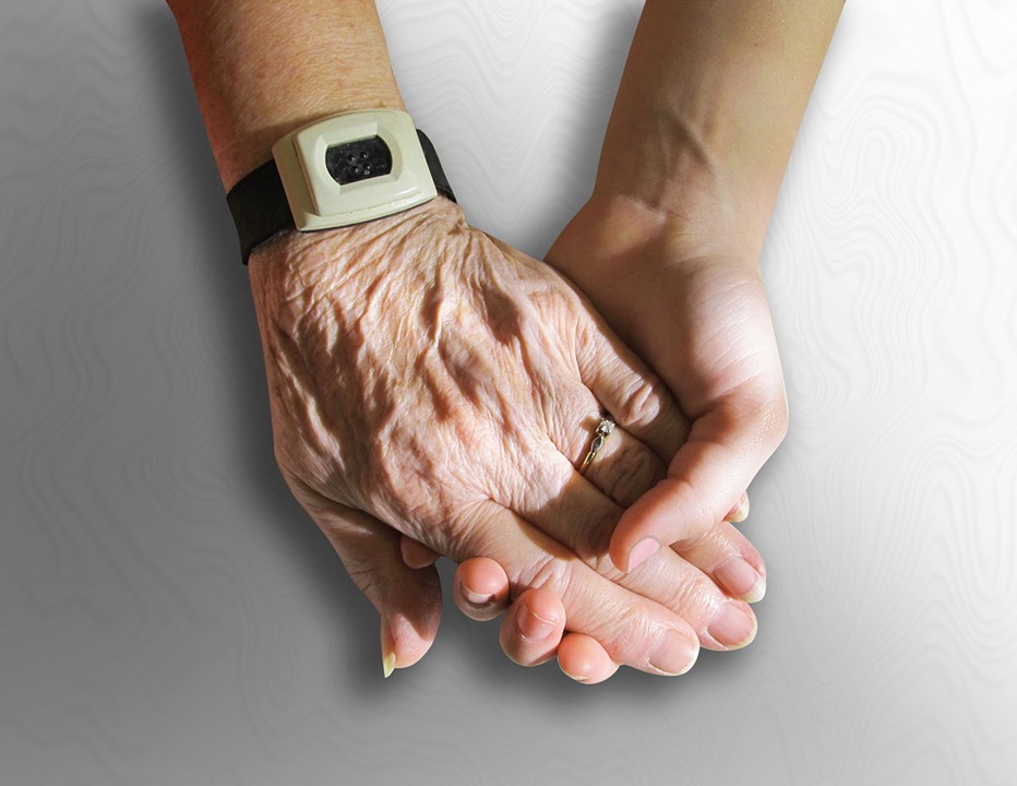hands-216982_960_720